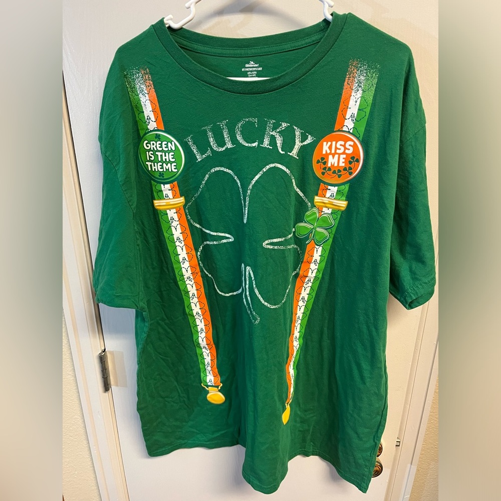 St Patrick's Day Shirt Men’s T-shirt  3XL Green Suspenders Kiss Me Shamrock